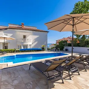 https://villa-garden-opatija.primorje-gorskikotar.com