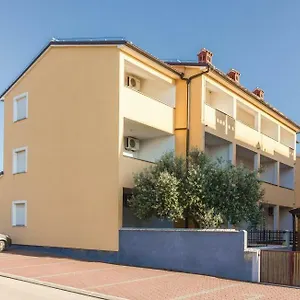 https://apartmani-letan.in-istria.net